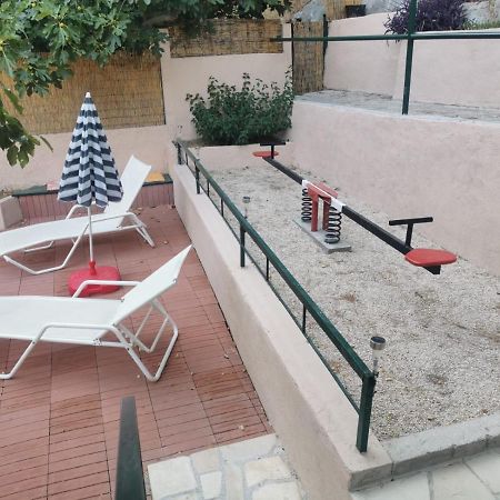 Big And Spacious Apartment In The Heart Of Omis Exterior photo